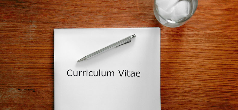 Cómo preparar un currículum profesional que realmente se destaque